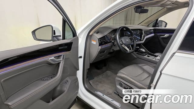 Volkswagen Touareg 2022 — Şəkil 11/20