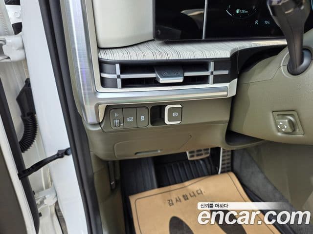 Hyundai Santa Fe 2023 — Photo 16/20