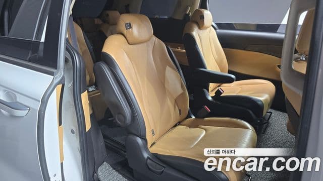 Kia Carnival 2021 — Şəkil 12/20