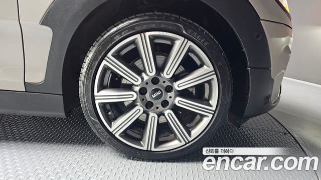 Mini Cooper S Clubman 2022 — ფოტო 5/20