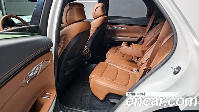 Genesis GV70 2023 — ფოტო 13/20