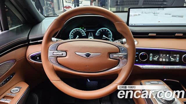 Genesis GV70 2023 — ფოტო 14/20