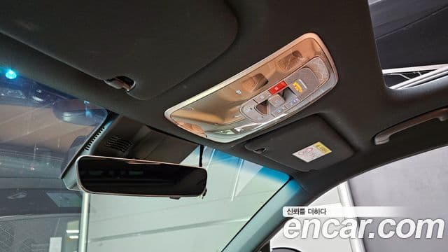 Genesis GV70 2023 — ფოტო 18/20