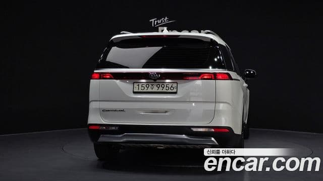Kia Carnival 2020 — ფოტო 4/20