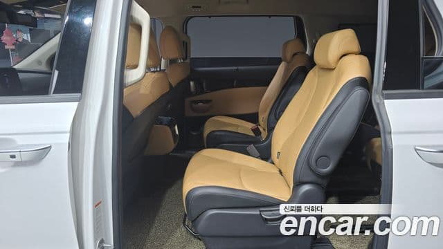 Kia Carnival 2020 — ფოტო 13/20