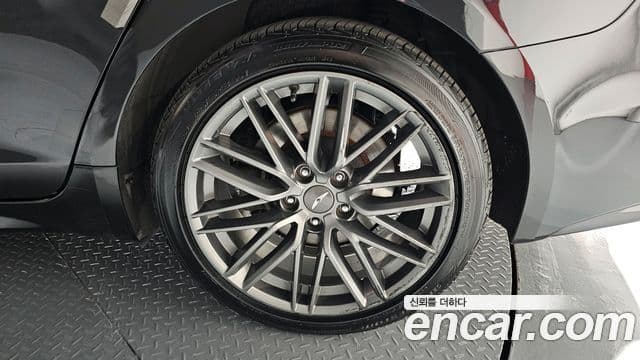 Genesis G70 2018 — ფოტო 6/20