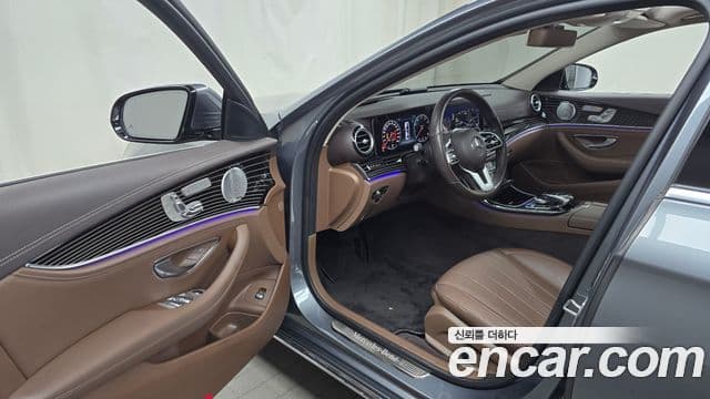 Mercedes-Benz E-Class 2019 — ფოტო 10/20