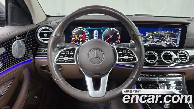 Mercedes-Benz E-Class 2019 — ფოტო 13/20