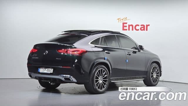 Mercedes-Benz GLE-Class 2022 — ფოტო 2/20