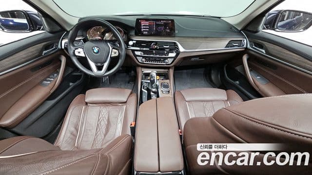BMW 5 Series 2020 — ფოტო 7/20