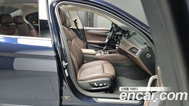 BMW 5 Series 2020 — ფოტო 11/20