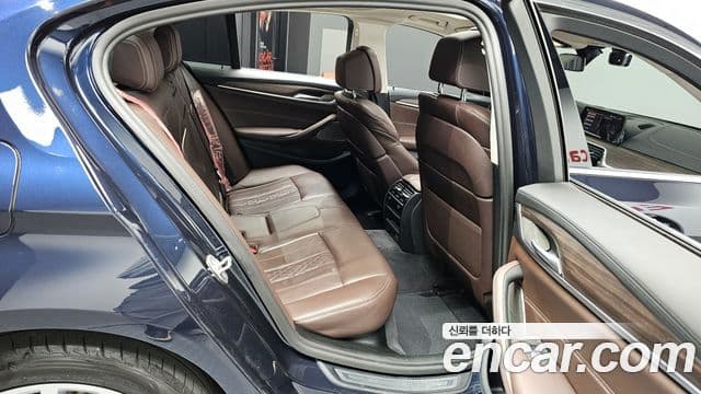BMW 5 Series 2020 — Photo 13/20