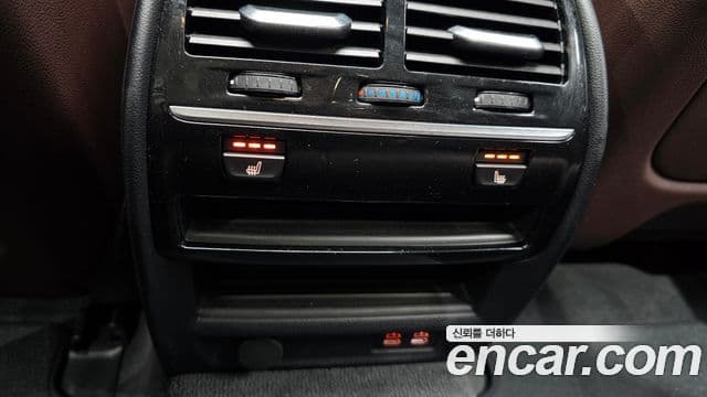 BMW 5 Series 2020 — Photo 12/20