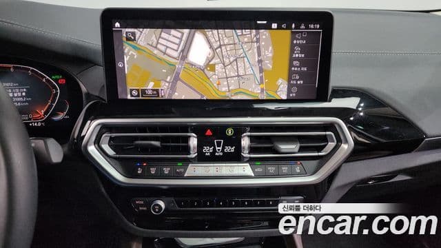 BMW X4 2022 — ფოტო 14/20