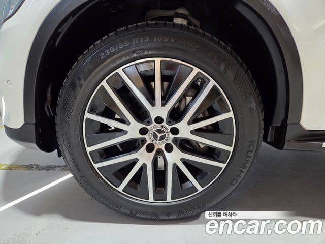 Mercedes-Benz GLC-Class 2021 — ფოტო 4/20