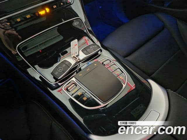 Mercedes-Benz GLC-Class 2021 — ფოტო 8/20