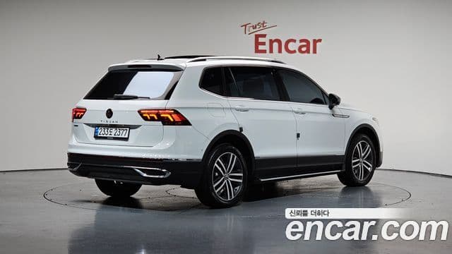 Volkswagen Tiguan Allspace 2022 — ფოტო 2/20
