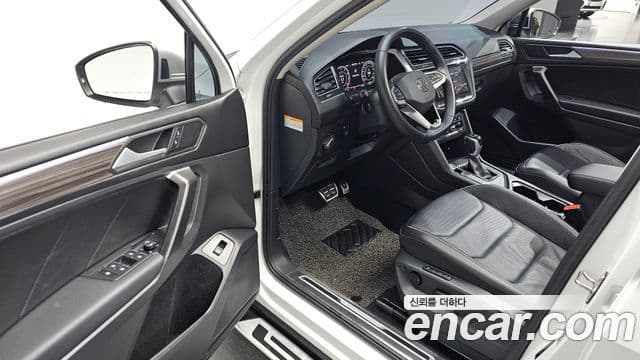 Volkswagen Tiguan Allspace 2022 — ფოტო 11/20