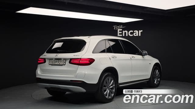 Mercedes-Benz GLC-Class 2018 — ფოტო 17/20