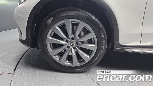 Mercedes-Benz GLC-Class 2018 — ფოტო 4/20
