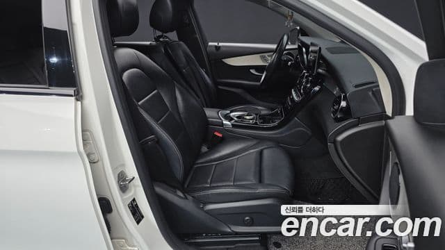 Mercedes-Benz GLC-Class 2018 — ფოტო 14/20