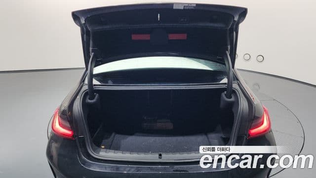 BMW 3 Series 2024 — ფოტო 20/20