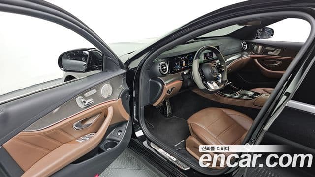 Mercedes-Benz E-Class 2021 — Фото 10/20