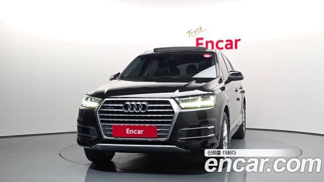 Audi Q7 2019 — Фото 2/20