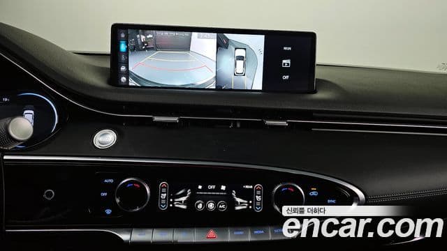 Genesis GV70 2024 — ფოტო 16/20