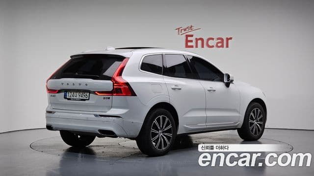 Volvo XC60 2021 — Şəkil 2/20