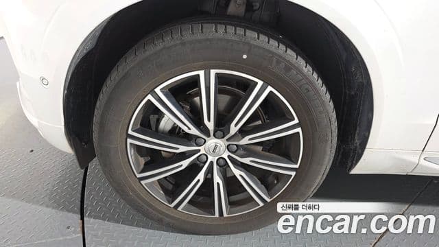 Volvo XC60 2021 — Şəkil 5/20