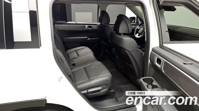 Hyundai Santa Fe 2023 — Фото 12/20