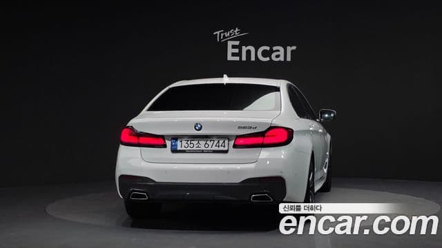 BMW 5 Series 2022 — ფოტო 4/20