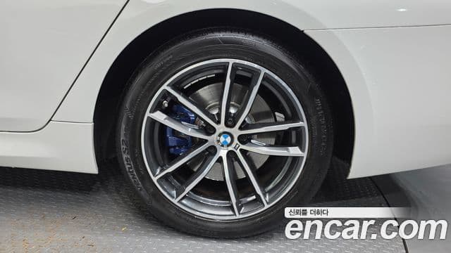 BMW 5 Series 2022 — ფოტო 5/20