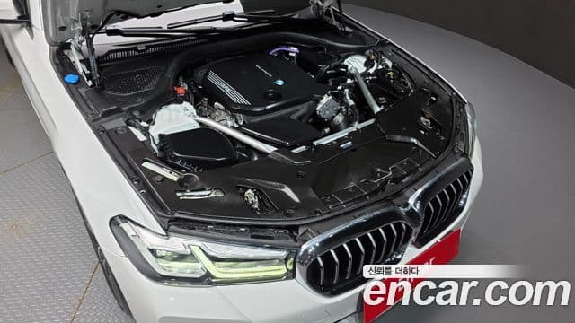 BMW 5 Series 2022 — ფოტო 6/20