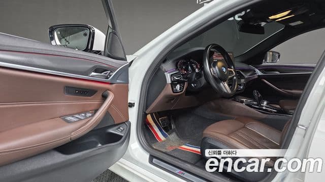 BMW 5 Series 2022 — ფოტო 13/20