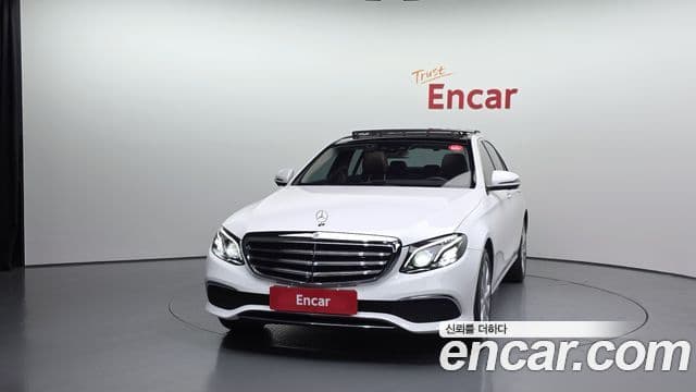 Mercedes-Benz E-Class 2019 — ფოტო 3/20