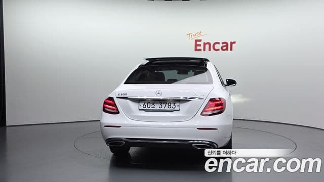 Mercedes-Benz E-Class 2019 — ფოტო 4/20