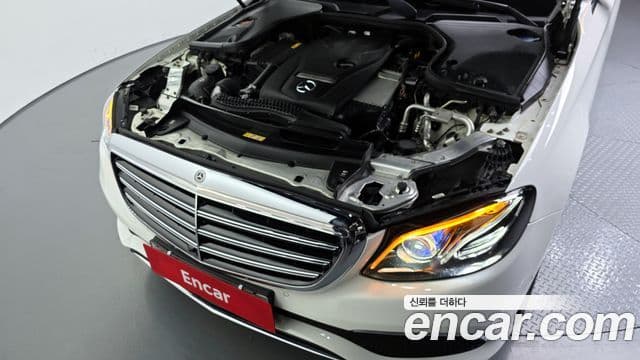 Mercedes-Benz E-Class 2019 — ფოტო 6/20
