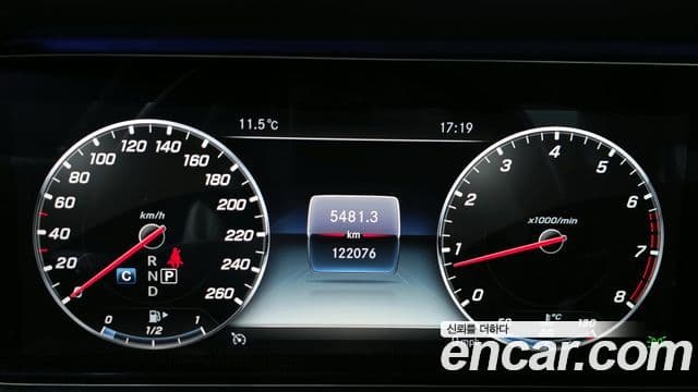Mercedes-Benz E-Class 2019 — ფოტო 8/20