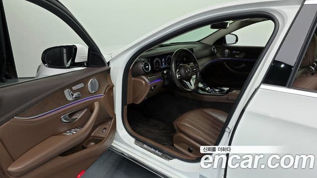 Mercedes-Benz E-Class 2019 — ფოტო 10/20
