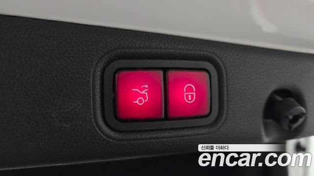 Mercedes-Benz E-Class 2019 — ფოტო 18/20