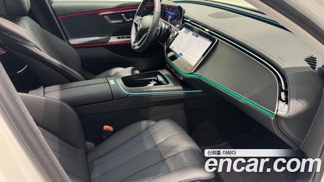 Mercedes-Benz E-Class 2025 — ფოტო 16/20