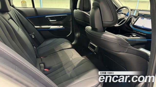 Mercedes-Benz E-Class 2025 — ფოტო 19/20