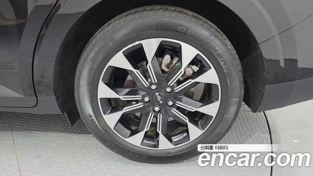 Kia Carnival 2021 — ფოტო 5/20