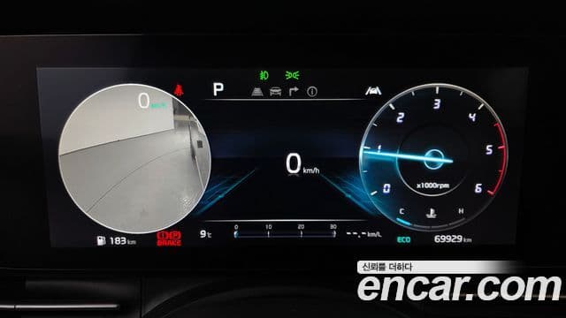 Kia Carnival 2021 — ფოტო 8/20