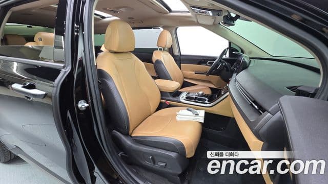 Kia Carnival 2021 — ფოტო 10/20