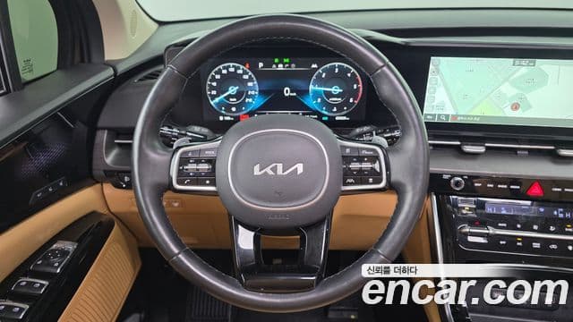 Kia Carnival 2021 — ფოტო 13/20