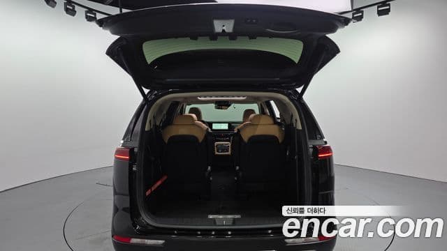 Kia Carnival 2021 — ფოტო 20/20