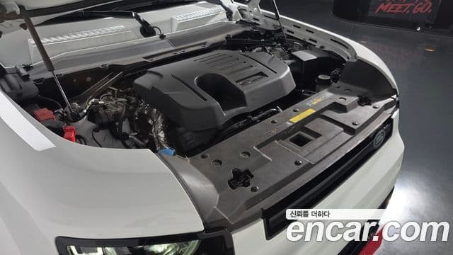 Land Rover Defender 2023 — Photo 5/20